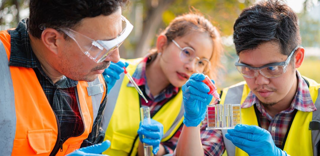 Disciplinary Literacy and Student-Centered Assessment in the Secondary Science Classroom
